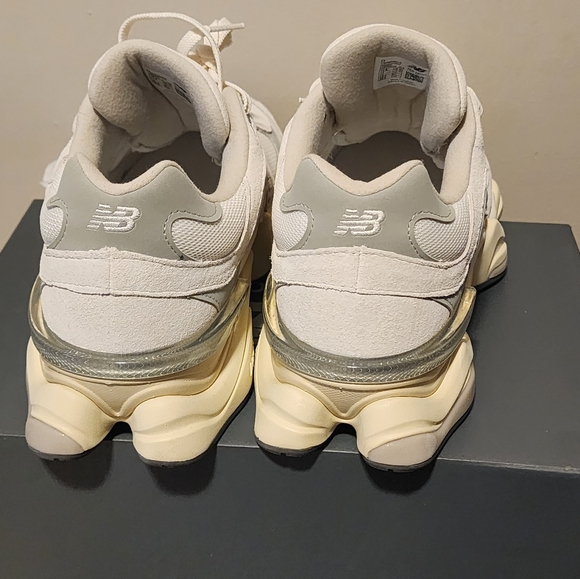 New Balance Cream and Light Gray Retro Runner Sneakers - Picture 3 of 5